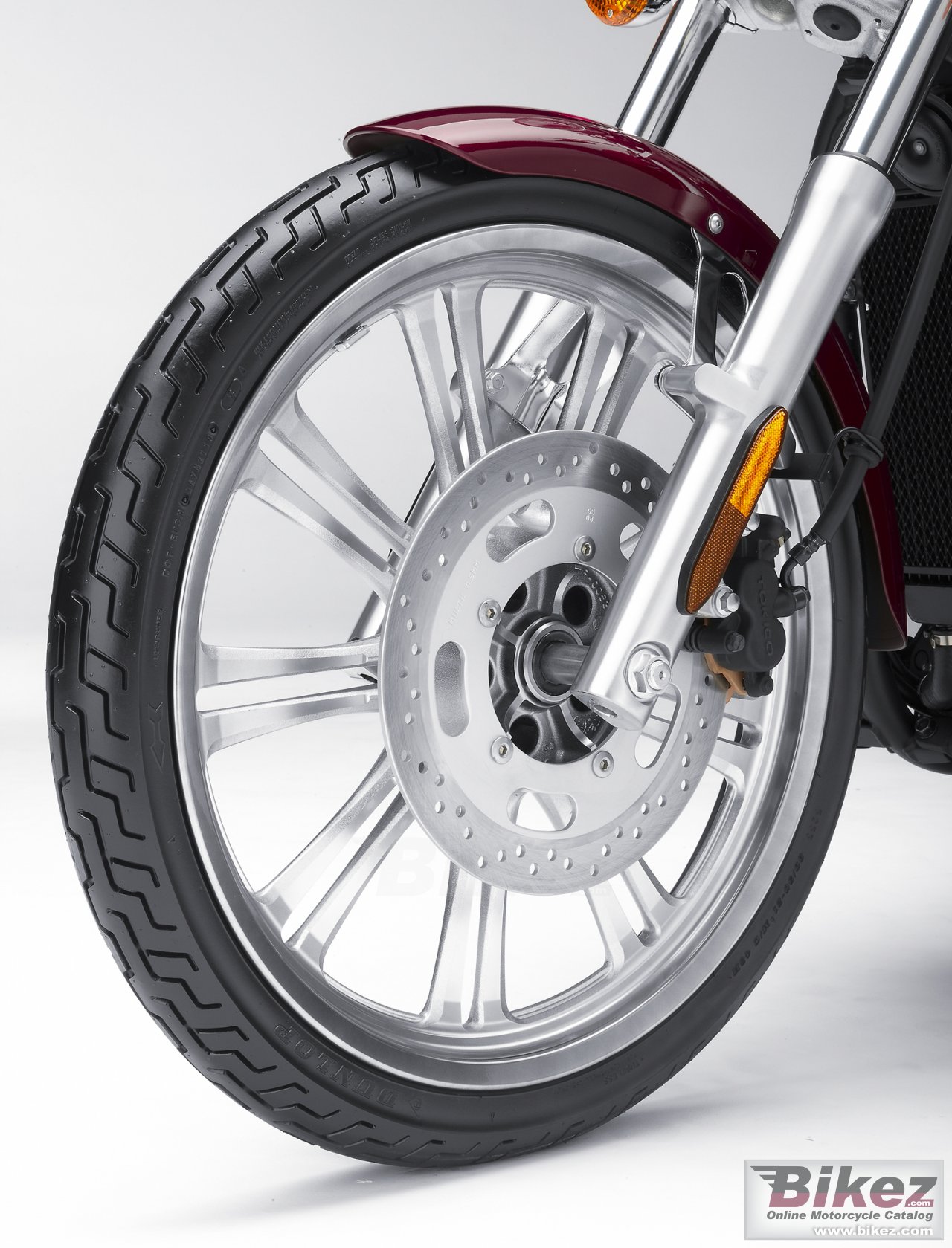 Big Kawasaki vulcan 900 custom picture and wallpaper from Bikez.com